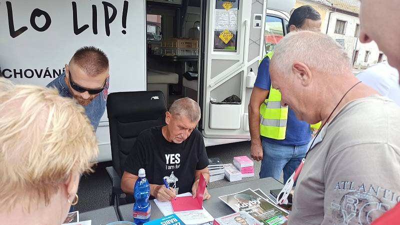 Turné Andreje Babiše po Karlovarském kraji. Zastávka v Bochově.