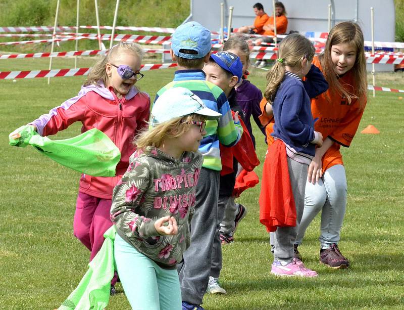 Měsíc náborů: Hřiště u Novorolského rybníka zasypaly budoucí fotbalové naděje.