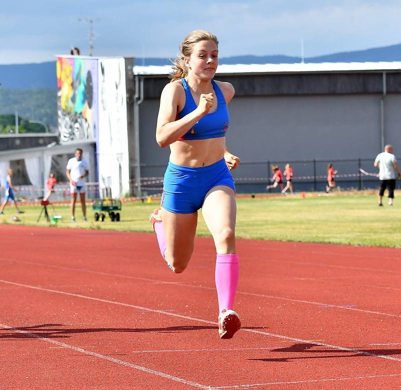 O víkendu zahájení atletické sezony v lázních, když na pořadu budou v sobotu  23. května, Zahajovací závody Karlovy Vary, které bude v roli pořadatele hostit karlovarský Triatlet.