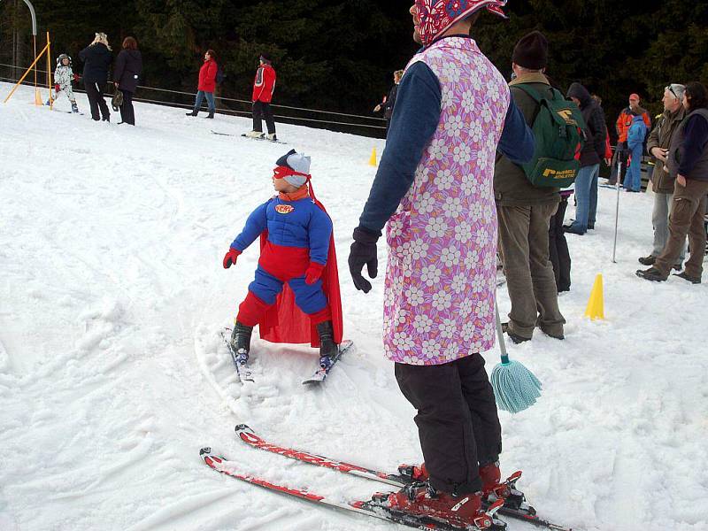 Loučení se zimou na sjezdovce v Perninku