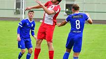 Slavia doma neuspěla, tři body bral na dvorském stadionu Vyšehrad. který vyhrál 3:0.