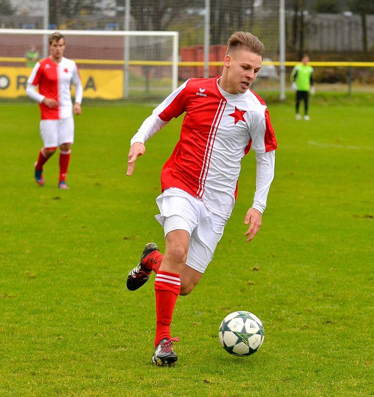 V unikátní soutěži Deníku o nejpopulárnějšího fotbalistu okresu zvítězil záložník karlovarské Slavie Rostislav Vokáč.