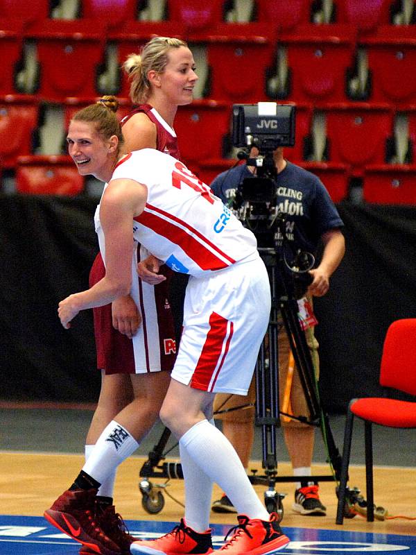 České basketbalistky si to rozdaly s Lotyšskem.