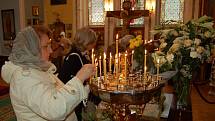 Davy pravoslavných věřících se přišly v sobotu poklonit do kostela svatého Petra a Pavla v Karlových Varech ostatkům slavného ruského knížete, svatého Alexandra Něvského.