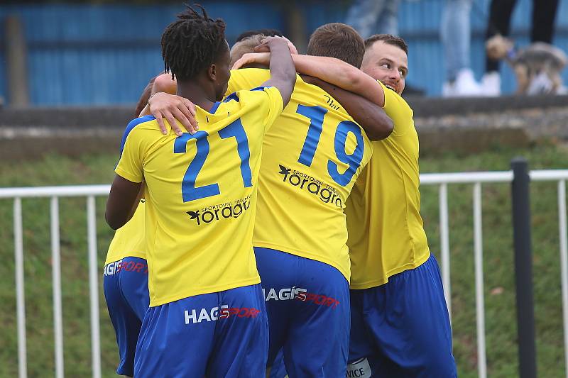 SK Rakovník - FC Slavia Karlovy Vary 4:2 (1:2).