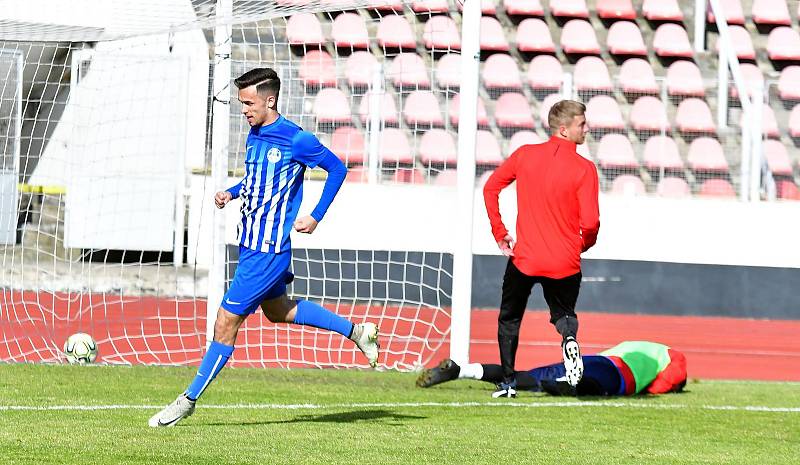 SK Slavia Praha – FK Ostrov 7:3 (3:2).