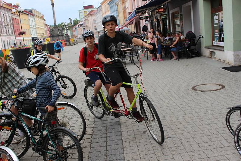 Karlovarský kraj a město Sokolov připravily pro všechny cyklisty a cykloturisty oslavu oblíbené cyklostezky podél řeky Ohře.