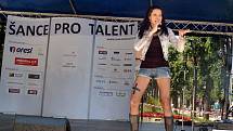 V pátek 24. června se na třídě T.G.Masaryka konalo další kolo soutěže Šance pro talent. Vítězem se stal Vašek Klouda, který porotu zaujal beatboxem a žonglováním s míčkem