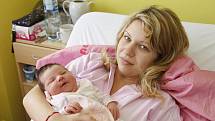 Kristýna Butašová z Karlových Varů se narodila v kadaňské porodnici 4. července v 9,08 hodin. Měřila 54 centimetrů a vážila 4,25 kilogramu.