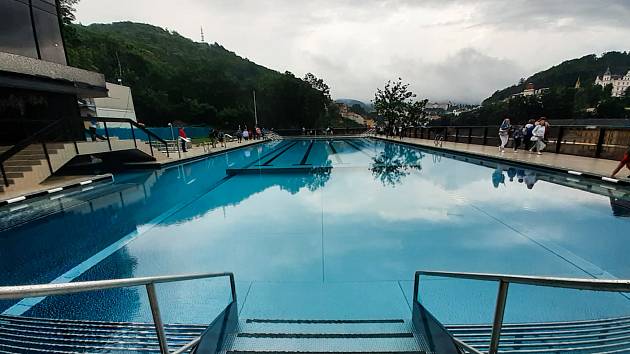 V neděli 22. srpna se po několika letech slavnostně otevřel venkovní bazén hotelu Thermal. Tímto dnem se otevřel i veřejnosti.
