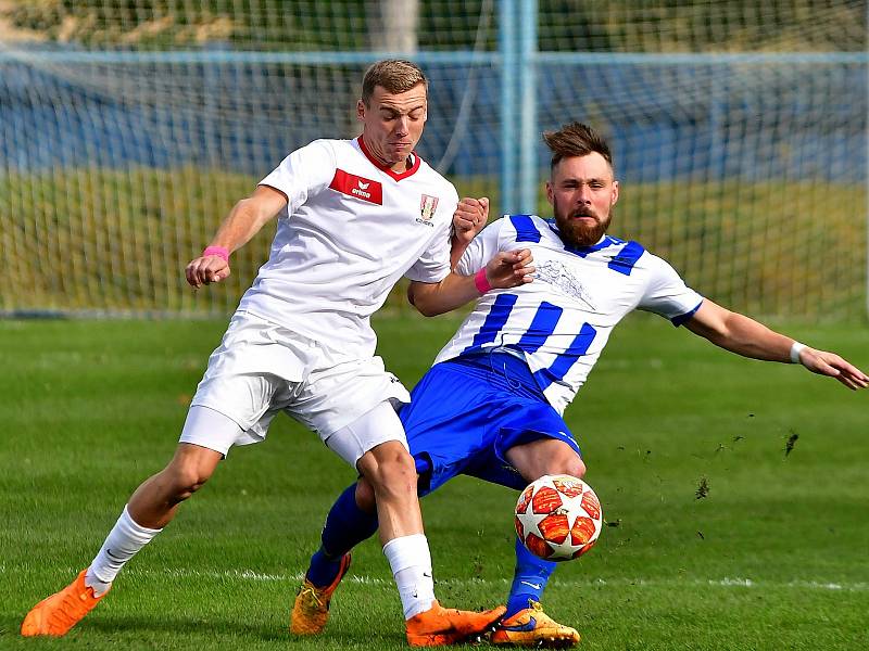 S nepořízenou se vrátila z derby s ostrovskou rezervou hroznětínská Olympie, které návrat na fotbalové stadiony pořádně zhořkl, když na hřišti v Květnové nestačila na svého soupeře, kterému podlehla 1:3.