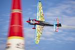 Karlovarský pilot Petr Kopfstein z Team Spielberg skončil v celkovém pořadí Red Bull Air race Masters Class na pátém místě.