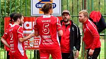 Nohejbalisté SK Liapor Karlovy Vary vstoupili do semifinále extraligy levou nohou, když na kurtech v Doubí nestačili na Modřice, kterým podlehli 3:5 na utkání.