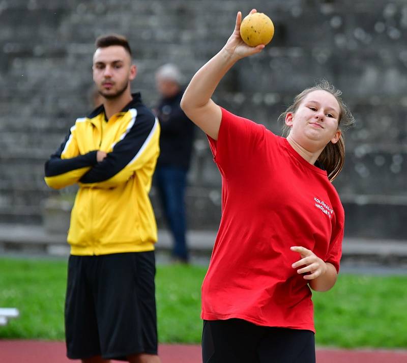 Karlovarské kontrolní závody uspořádal v týdnu na městském atletickém stadionu v lázeňském městě Triatlet Karlovy Vary.