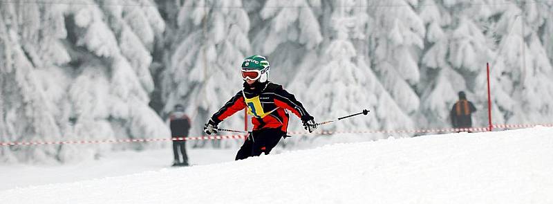 Kids Cup 2010. Na premiérovém Kids Cupu řádily lyžařské naděje. Obří slalom zvládli v miniareálu na Klínovci i ti nejmenší.