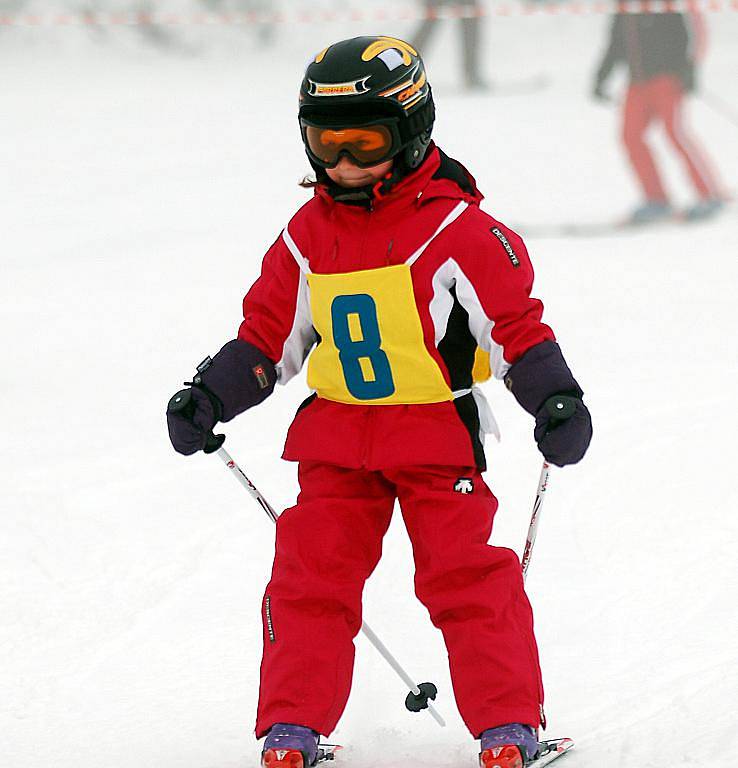 Kids Cup 2010. Na premiérovém Kids Cupu řádily lyžařské naděje. Obří slalom zvládli v miniareálu na Klínovci i ti nejmenší.