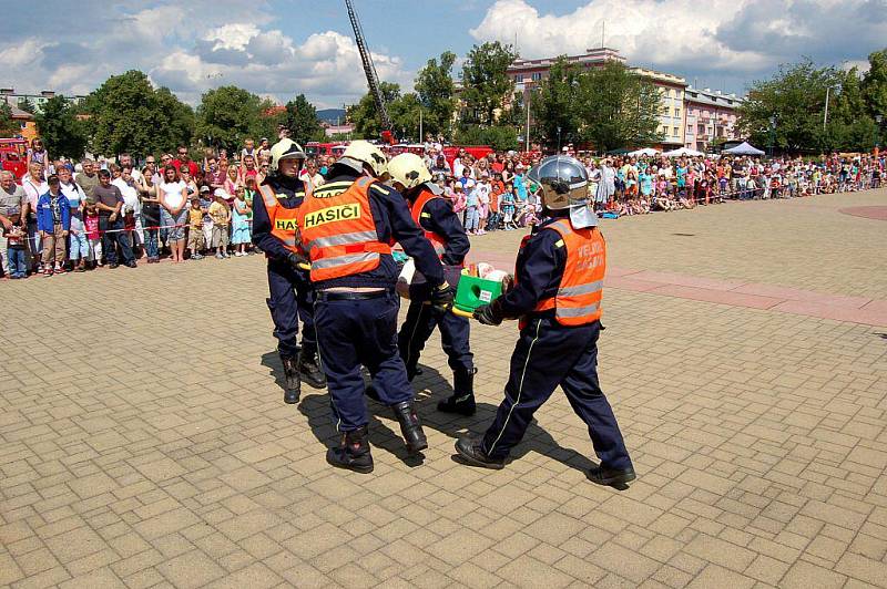 Oslavy 140. výročí založení první dobrovolné jednotky hasičů se uskutečnily v sobotu v Ostrově.