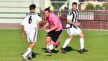 Fotbalisté Karlovy Vary-Dvory dosáhli v podzimní části již na sedmou výhru, když v dohrávce 6. kola I. A třídy porazili Skalnou 4:3.