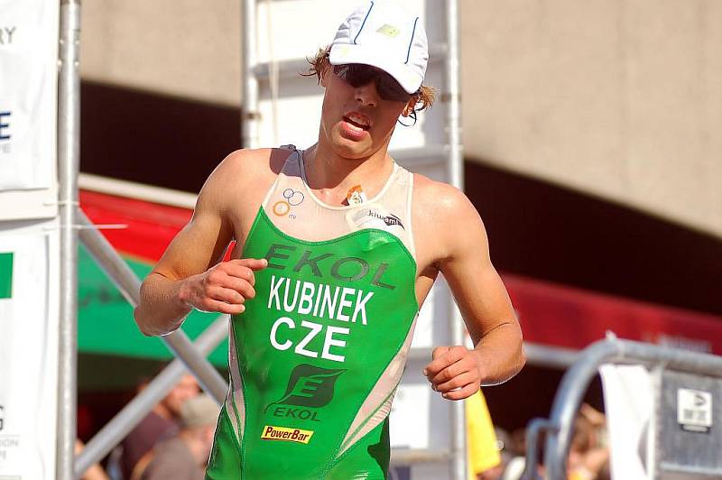 Čtvrtý díl Evropského poháru v olympijském triatlonu přilákal na trasu City Triathlonu 2010 v Karlových Varech několik tisícovek fanoušků