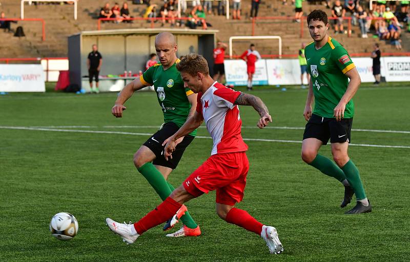 Karlovarská Slavia udělala za jarní částí Fortuna ČFL vítěznou tečku, když v derby porazila Baník Sokolov 5:1.