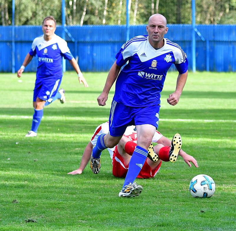 Třetí domácí výhru si připsal na svůj účet nejdecký FK, který si poradil s týmem Toužimi v poměru 8:1.