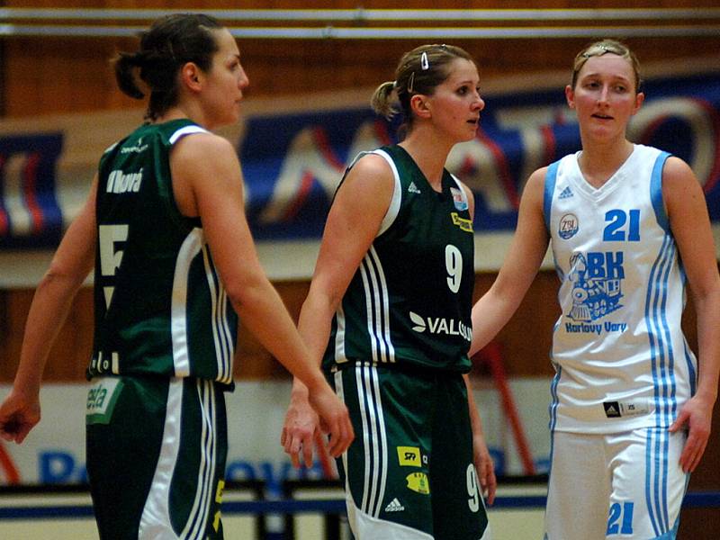 Basketbalistky karlovarské Lokomotivy porazily Valosun Brno až v prodloužení. V konečné tabulce skupiny A2 obsadily druhou příčku.