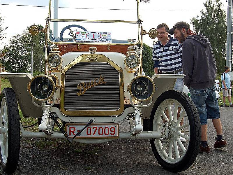 Jubilejní desátý ročník Karlovarské Veteran Rallye 2010.