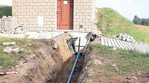 Výstavba přivaděče v Dražově pomůže zlepšit na jaře kvalitu pitné vody.