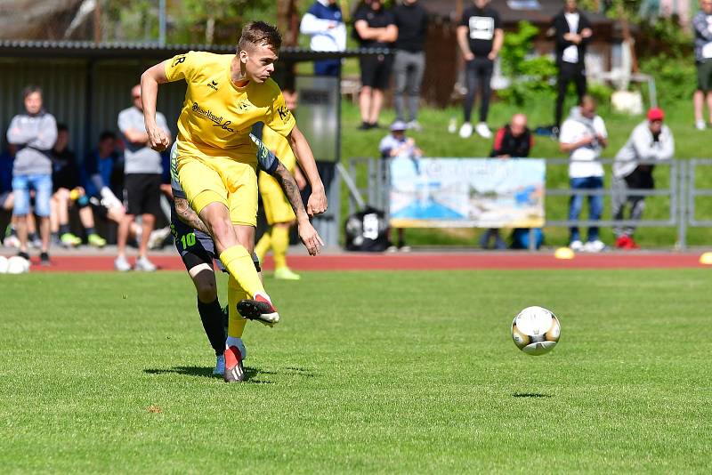 Chebská Hvězda porazila v derby v rámci Fortuna divize A Mariánské Lázně 3:1.