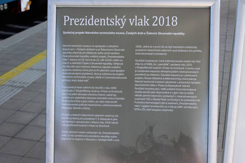 Prezidentský vlak obdivovaly v Karlových Varech stovky lidí