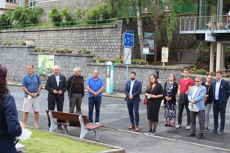 Už 115 let fungují Lázně Jáchymov. Kvůli pandemii se ale žádné velké oficiální ceremonie nekonaly.