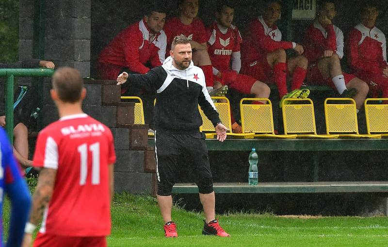 Západočeské derby přetavila v tříbodový zisk karlovarská Slavia, která porazila rezervu Viktorie Plzeň posilněnou o několik hráčů ligového A-týmu 1:0.