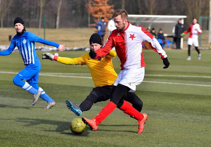 V krajském derby se karlovarská Slavia s Ostrovem příliš nemazlila, když nakonec slavila výhru 8:0.