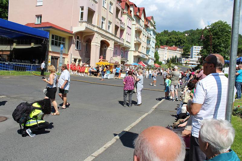 Koncerty, dobové oblečení i ukázky dravců oficiálně zahájily již 112. lázeňskou sezonu