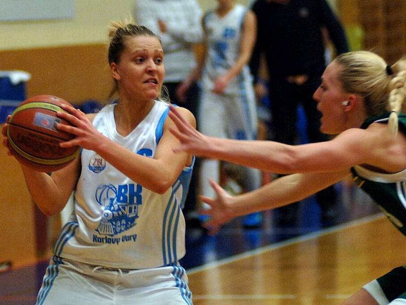 Basketbalistky karlovarské Lokomotivy porazily Valosun Brno až v prodloužení. V konečné tabulce skupiny A2 obsadily druhou příčku.