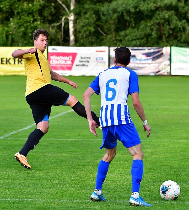 Ostrov si připsal v novém ročníku Fortuna Divize B na své konto první výhru, když porazil v domácím prostředí Slaný v poměru 4:0