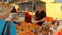 V Karlových Varech se v pátek konaly u Tržnice další Farmářské trhy.