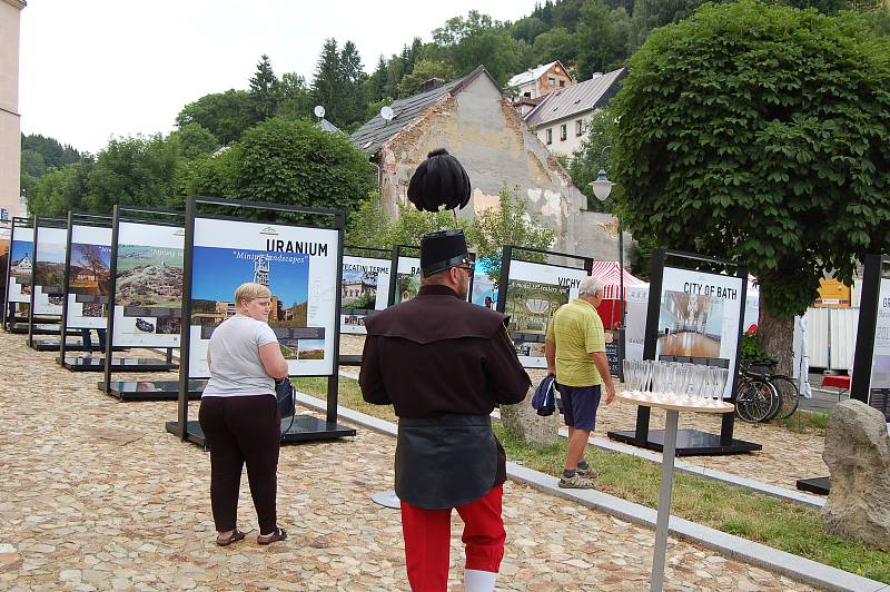 V Jáchymově se středu uskutečnily velké oslavy u příležitosti historického milníku pro všechny hornické spolky, zápisu Hornického Krušnohoří na seznam UNESCO.