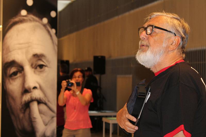 Z tiskové konference s pořadateli Mezinárodního filmového festivalu a zahájení festivalové výstavy.