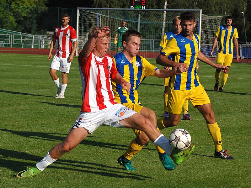 Viktoria Žižkov (v červeném) vyhrála v Mariánských Lázních nakonec 4:1.