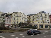 Komplex šesti budov na třídě T. G. M., které patřily Becherovce, koupil karlovarský podnikatel Karel Holoubek.