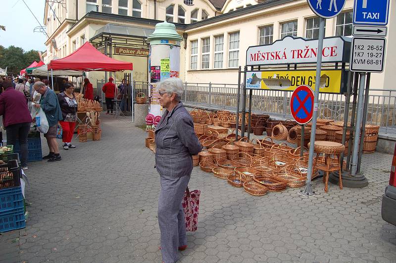 V Karlových Varech se v pátek konaly u Tržnice další Farmářské trhy.