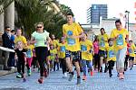 Tisíce rodičů s dětmi si užily báječnou atmosféru v rámci dm rodinného běhu, který je nedílnou součástí Mattoni 1/2Maratonu Karlovy Vary.