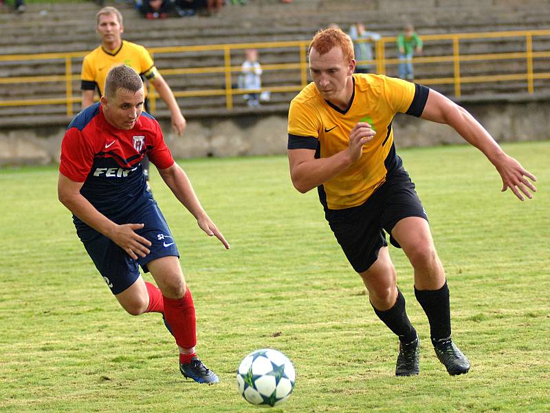 Olympie Březová (ve žluto-černém) si poradila se Soběslaví poměrem 6:1.