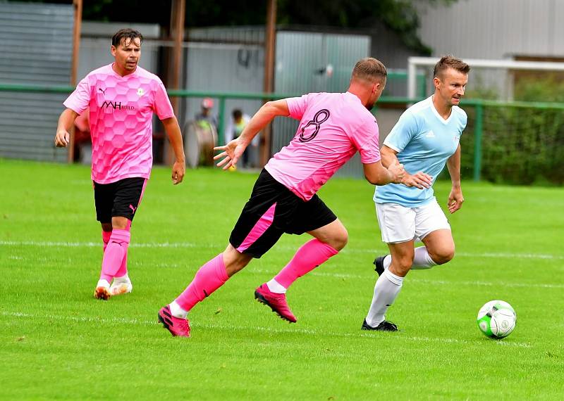 Dvory zvládly domácí premiéru, porazily Kynšperk 4:0.