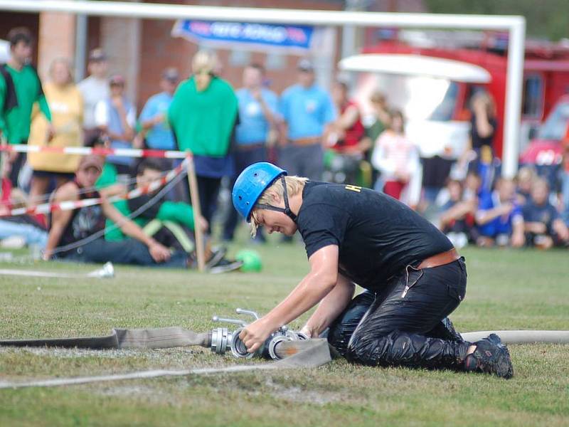 Radošov: Krajská liga sboru dobrovolných hasičů v požárním útoku.