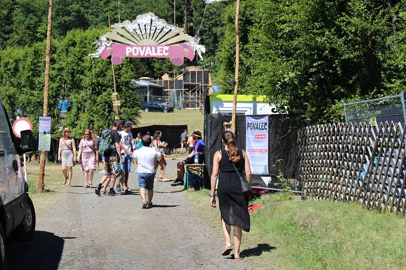 Multižánrový hudební festival Povaleč ve Valči.