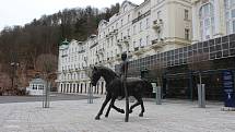 Prázdné prostranství u hotelu Pupp.