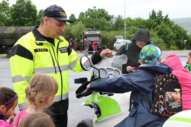 Den pro děti ve vojenském výcvikovém prostoru Hradiště