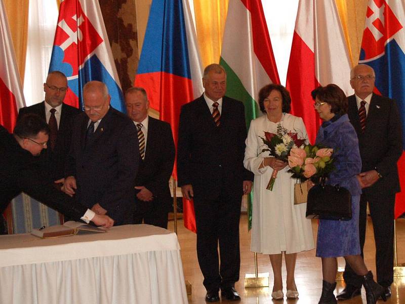Summit prezidentů visegrádské skupiny v Karlových Varech.